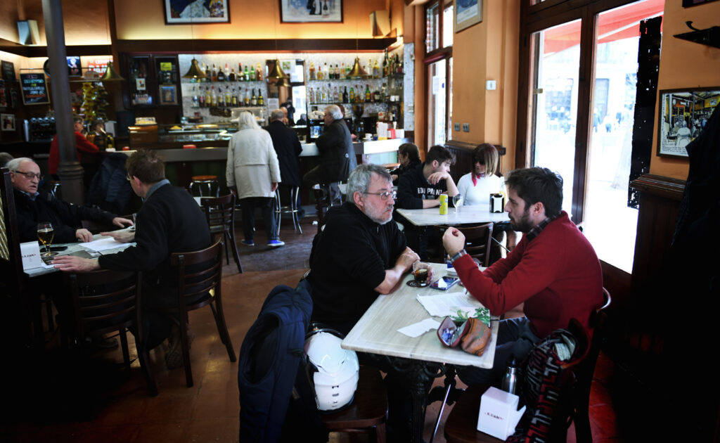 bar tradicional, bar, Barcelona, comunitat, barri